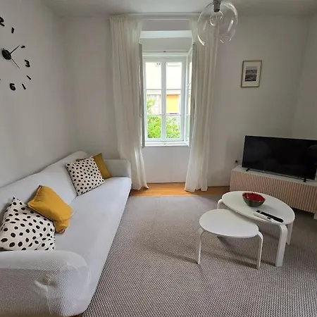 아파트 The Park Prestige Palace